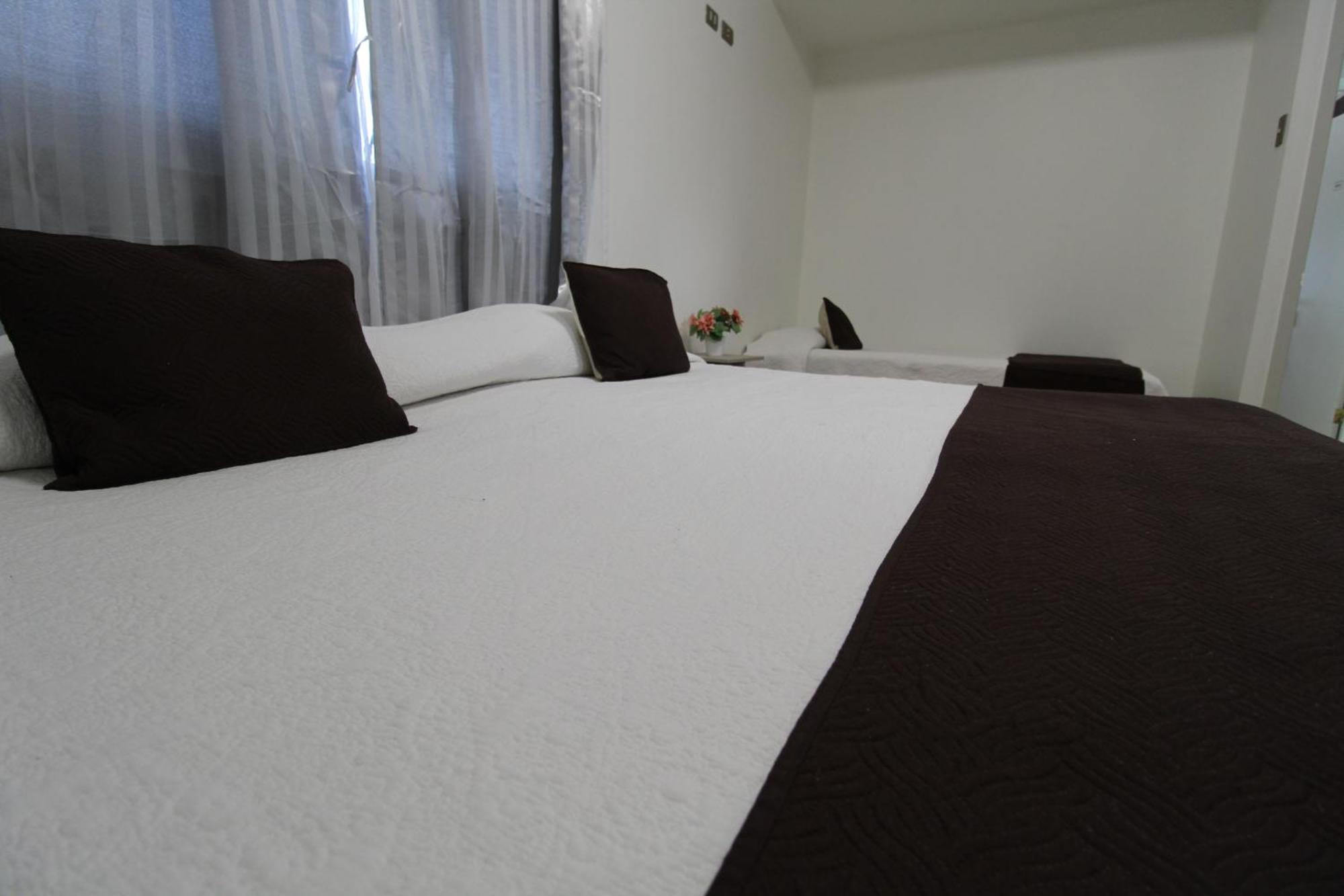 Juku Hostal Calama Exteriör bild